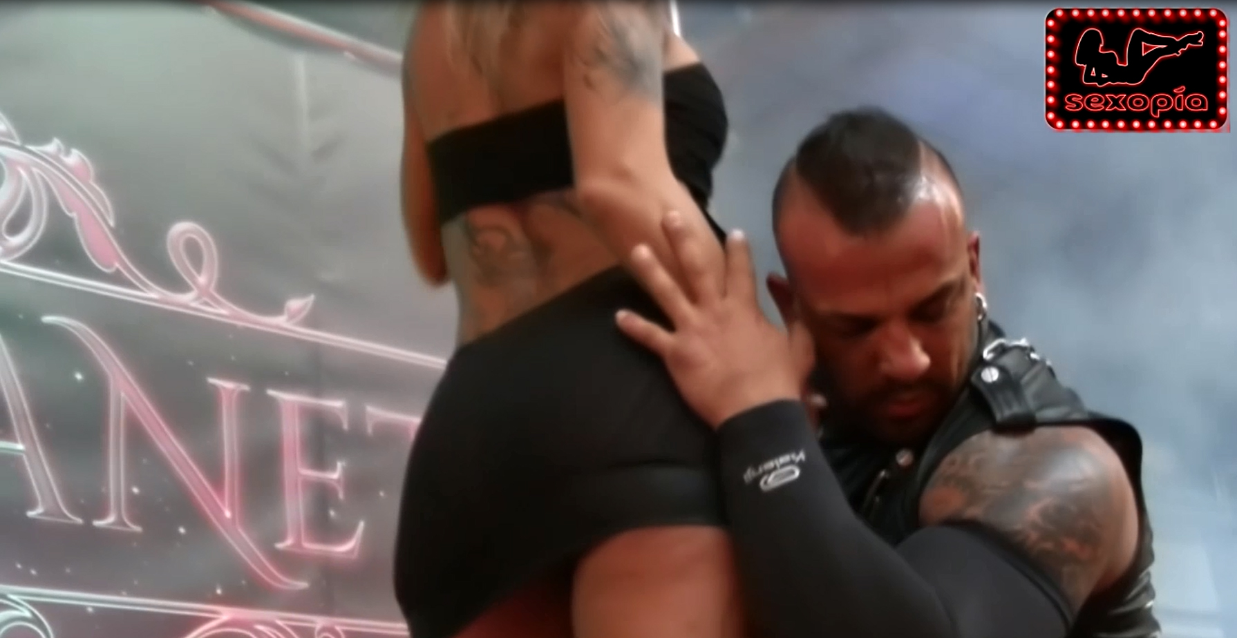 Gaby y Claudio en el escenario de SexPlanet Eros Porto 2017